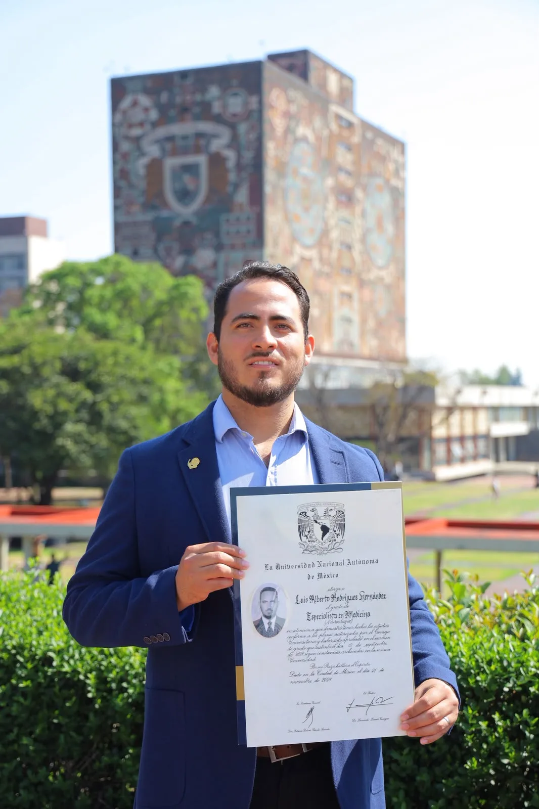 Imagen - biografia/neurocirujano-especialista-en-cdmx.webp